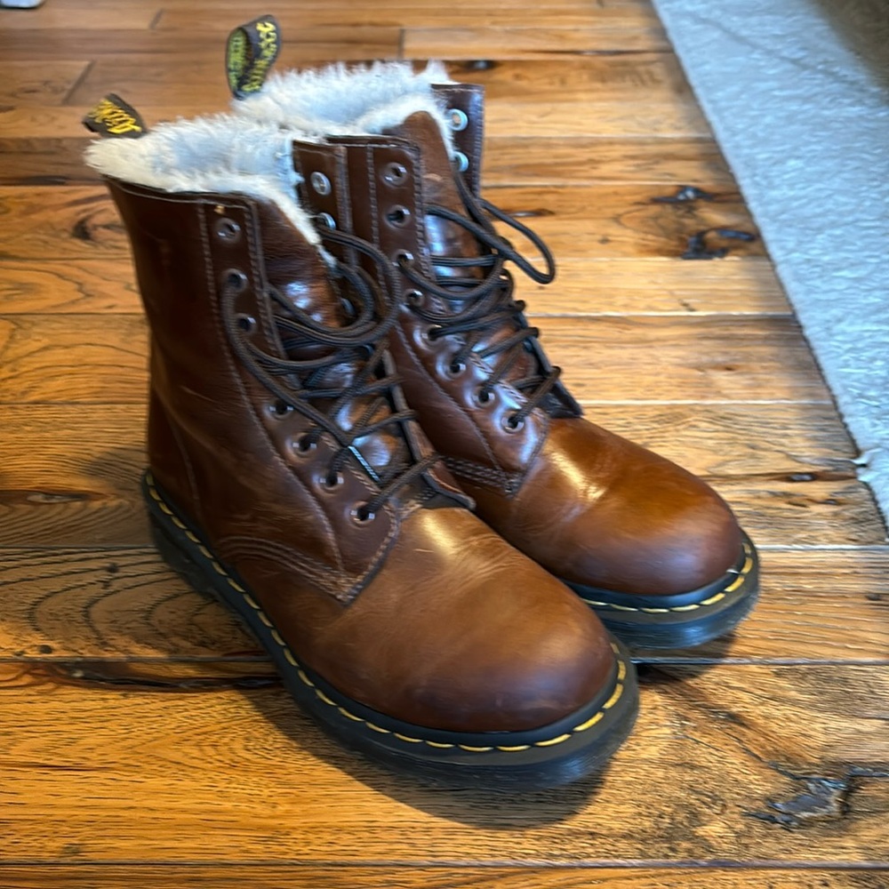 Dr Martens Serena Boots with Shearling Lining - Women’s Size 8
